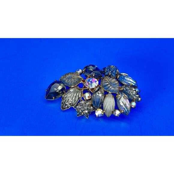 Vintage Weiss style Carved thermoset Leaf Brooch AB Rhinestone Gold-tone - Picture 2 of 16